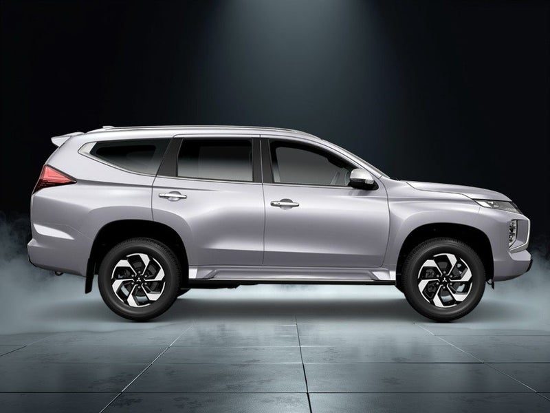 2026 Mitsubishi Pajero Sport VRX 7 Seater, photo 2