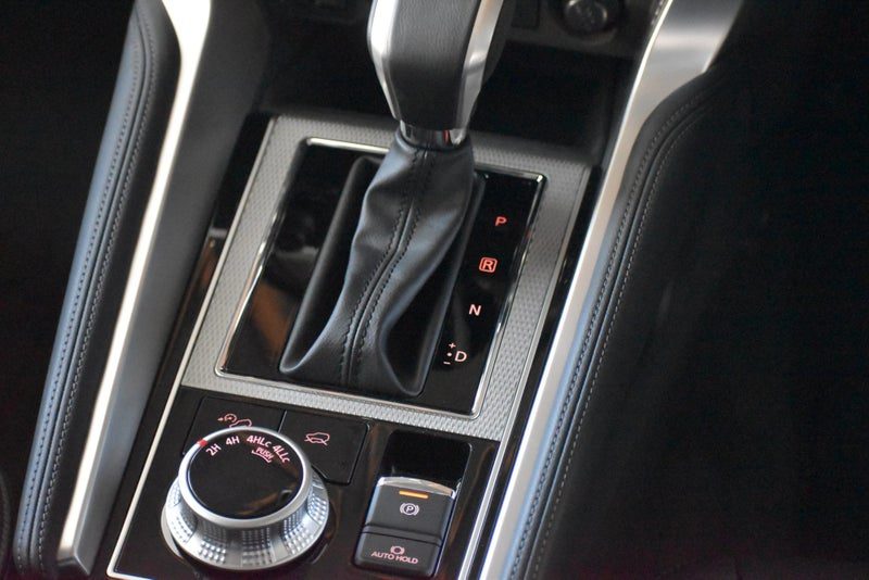 2026 Mitsubishi Pajero Sport VRX 7 Seater, photo 3