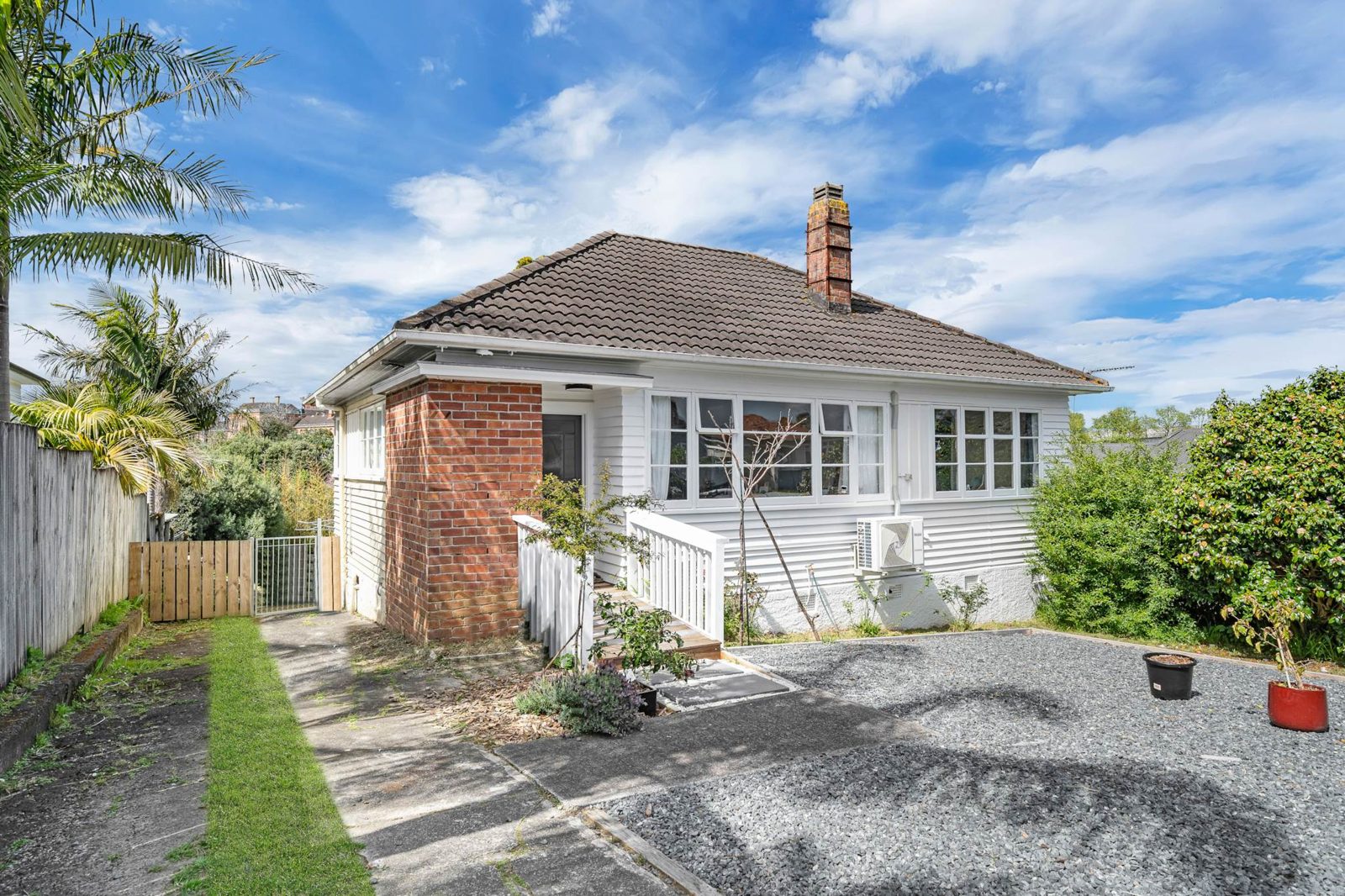 32 Montrose Street, Point Chevalier, photo 2