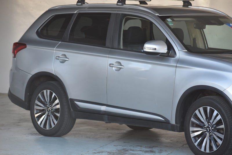 2021 Mitsubishi Outlander XLS 4WD 7 Seat Auto, photo 3