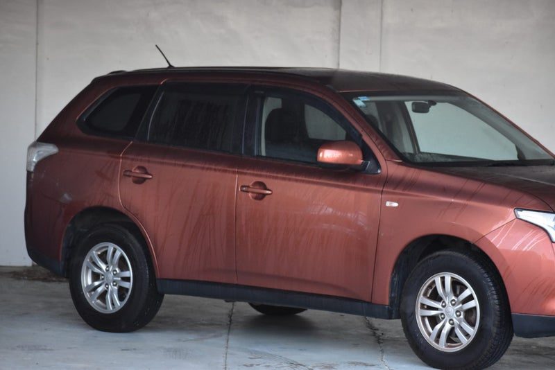 2013 Mitsubishi Outlander LS 5 Seater Auto, photo 3