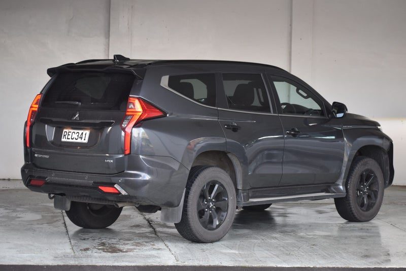 2025 Mitsubishi Pajero Sport VRX 7 Seater, photo 2
