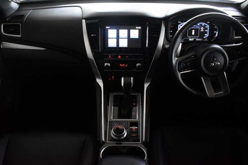 2025 Mitsubishi Pajero Sport VRX 7 Seater, photo 3
