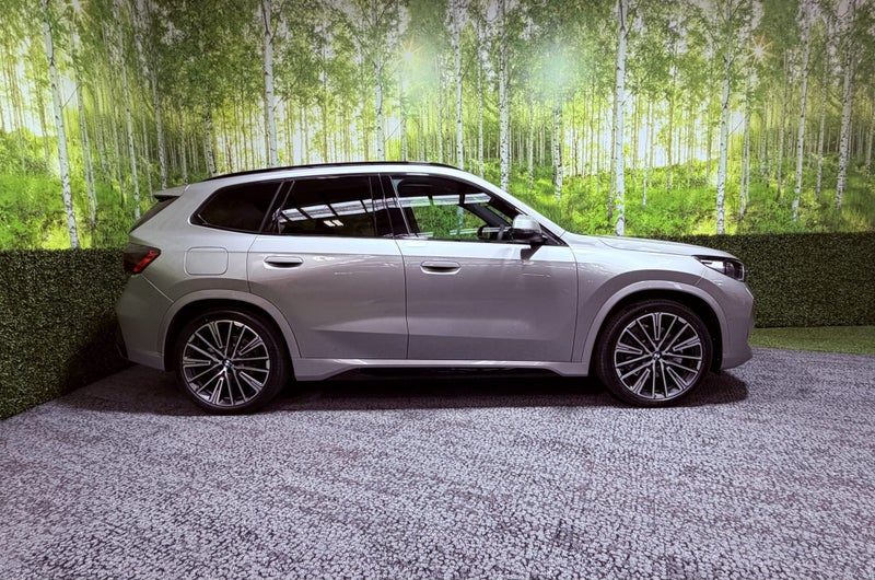 2026 BMW iX1 Xdrive30 65Kwh, photo 2