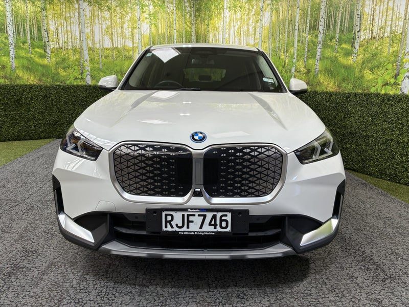 2025 BMW iX1 Xdrive30 65Kwh, photo 3