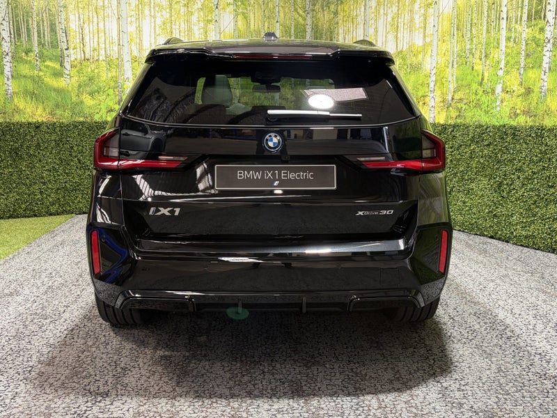 2026 BMW iX1 Xdrive30 65Kwh, photo 3