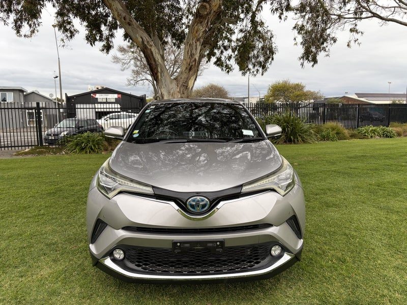 2017 Toyota C-HR Limited, photo 2