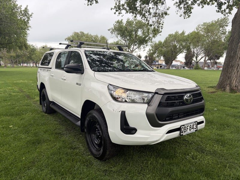 2023 Toyota Hilux SR