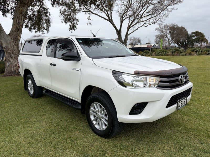 2017 Toyota Hilux SR