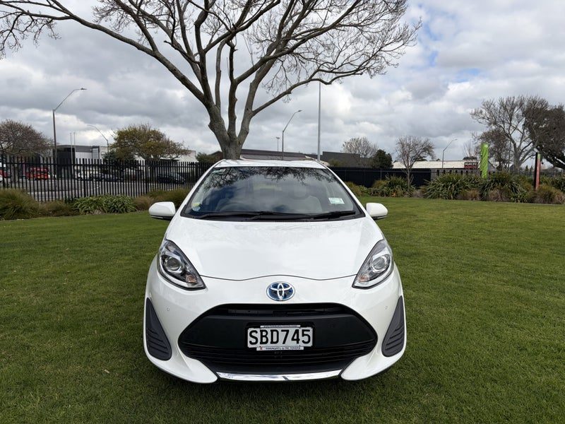 2021 Toyota Aqua 1.5 L Automatic Hybrid Hatch, photo 2