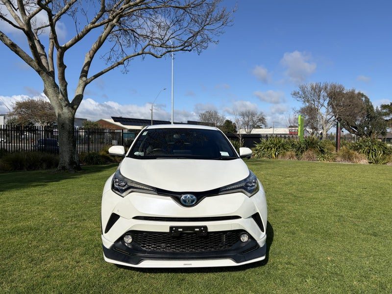2017 Toyota C-HR 1.8 Hybrid G Automatic SUV, photo 2