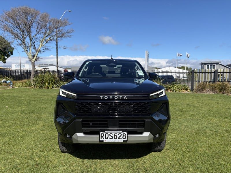 2026 Toyota Hilux SR 5 Limited, photo 2