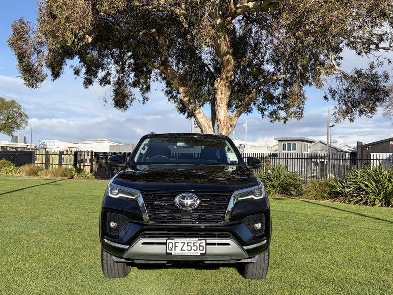 2023 Toyota Fortuner GXL, photo 2