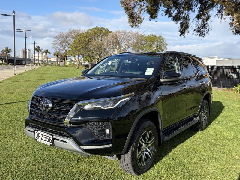 2023 Toyota Fortuner GXL, photo 3