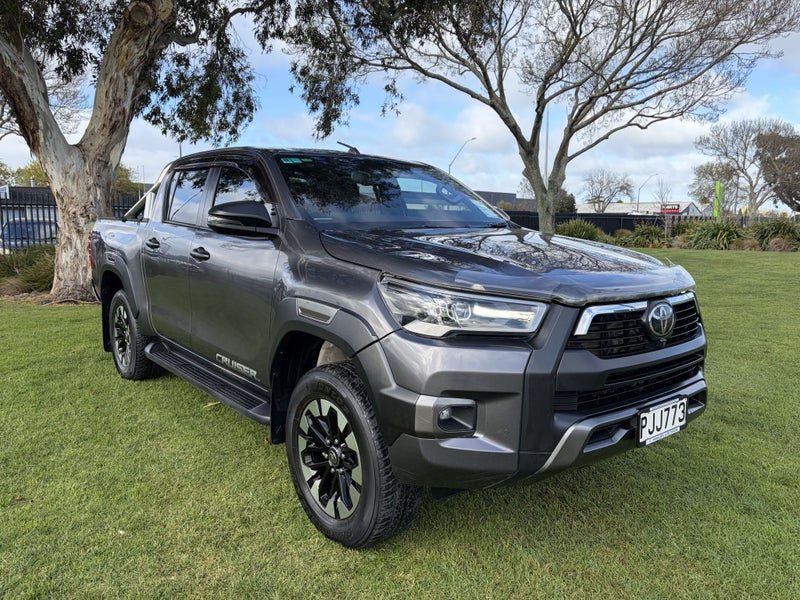 2022 Toyota Hilux SR 5 Cruiser