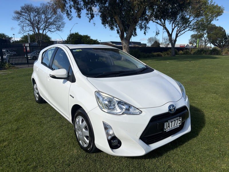 2015 Toyota Prius C L1 1.5P Hybrid Hatch
