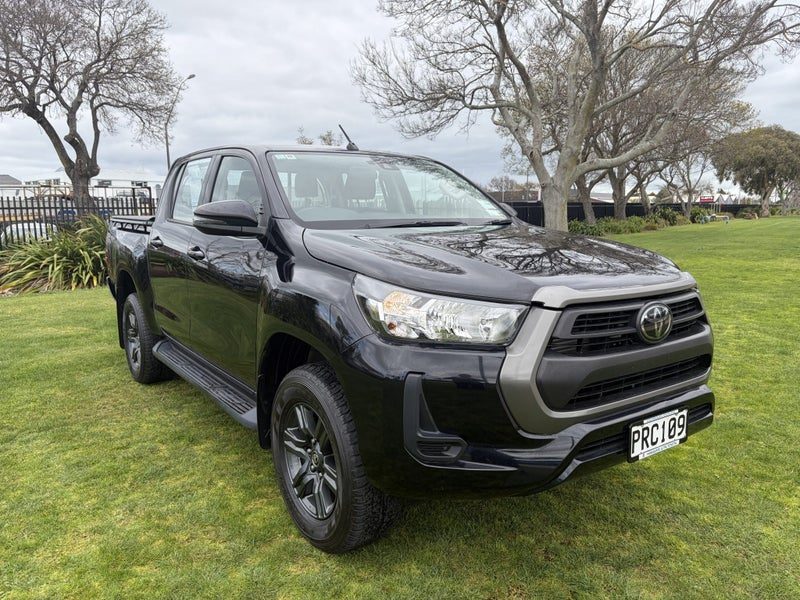 2022 Toyota Hilux SR