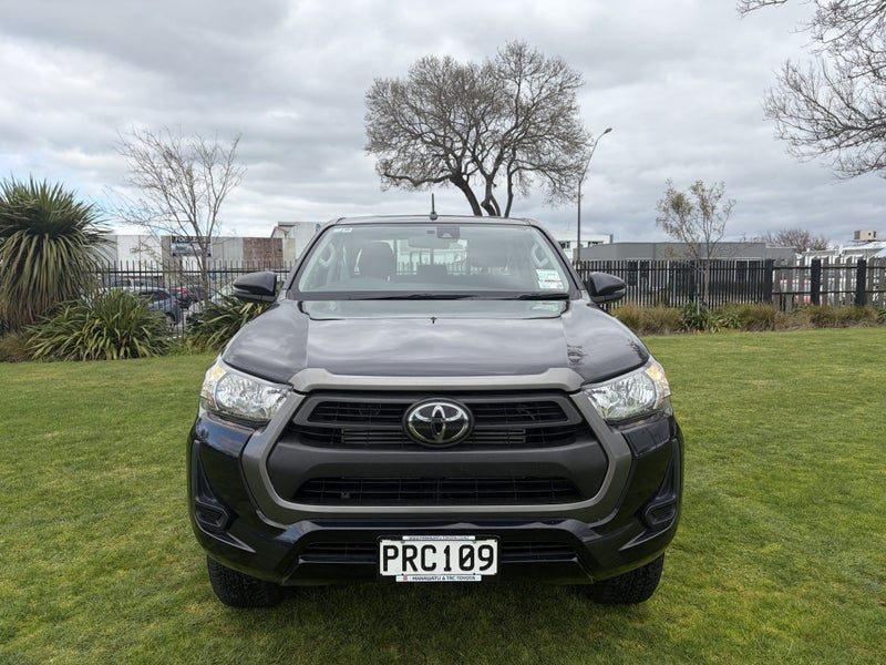 2022 Toyota Hilux SR, photo 2
