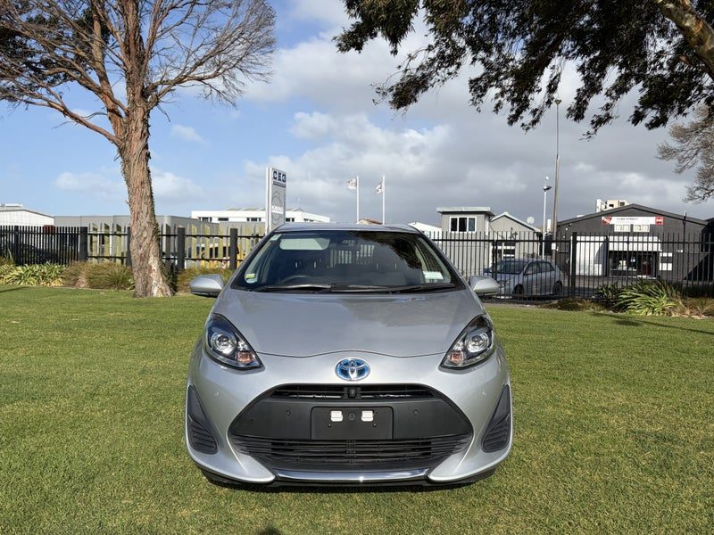 2020 Toyota Aqua 1.5 Hybrid S Style Black Hatch, photo 2