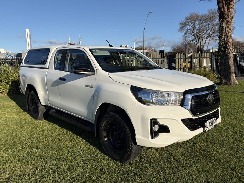 2020 Toyota Hilux SR