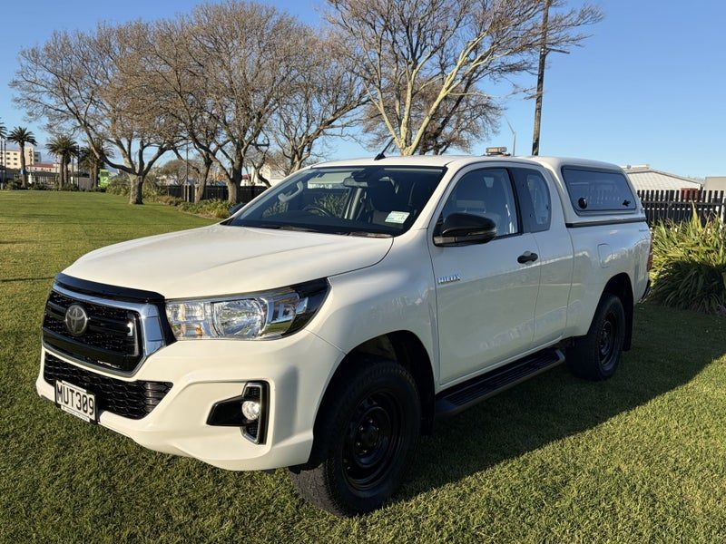 2020 Toyota Hilux SR, photo 3