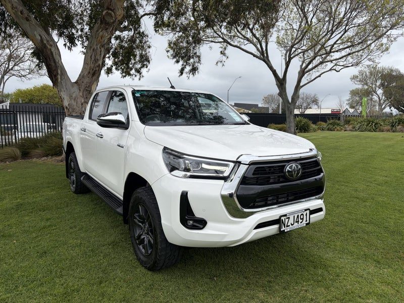 2022 Toyota Hilux SR5
