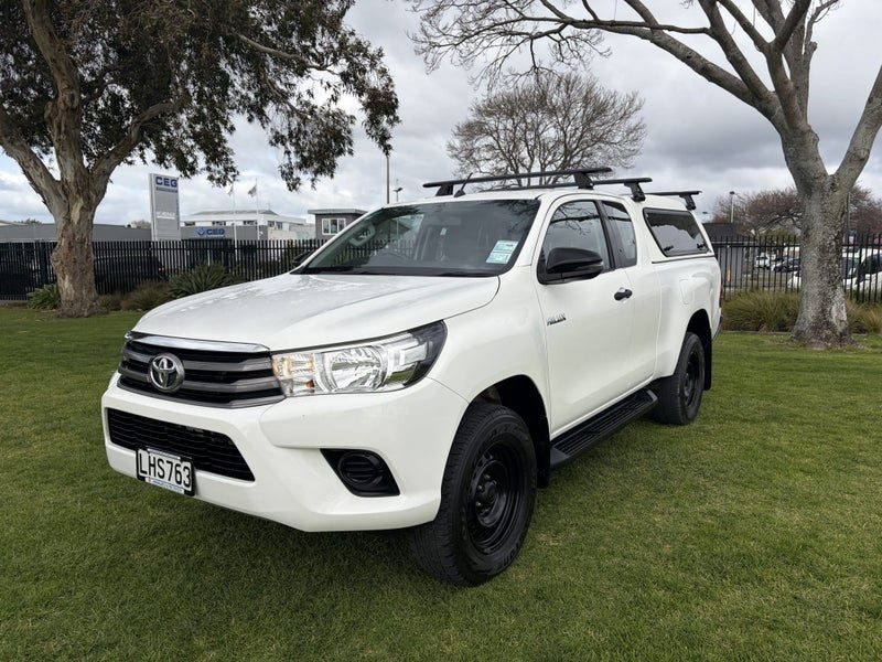2018 Toyota Hilux SR, photo 3