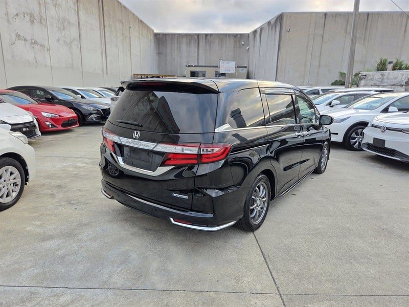 2017 Honda Odyssey Absolute, photo 2