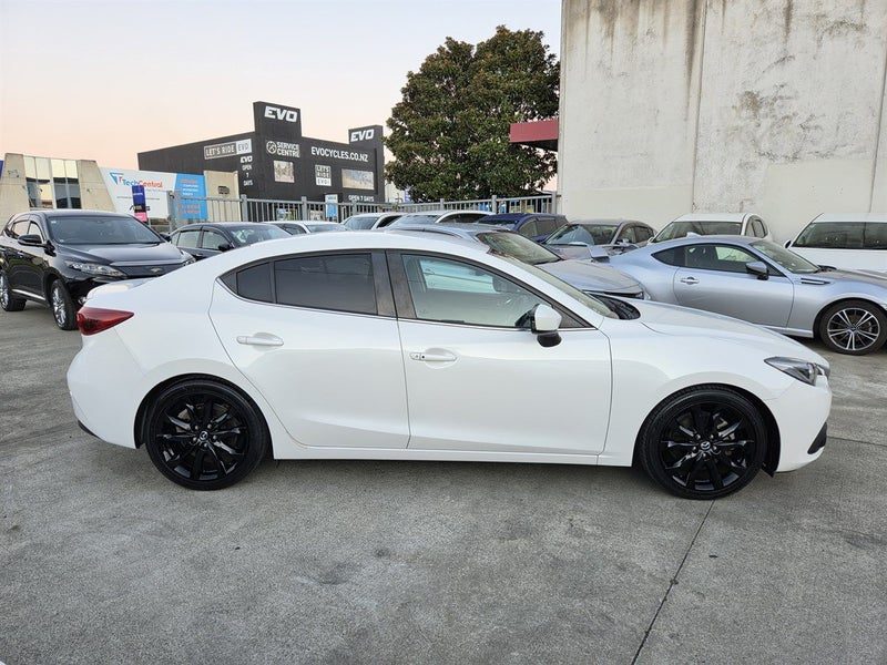 2016 Mazda Axela S, photo 2