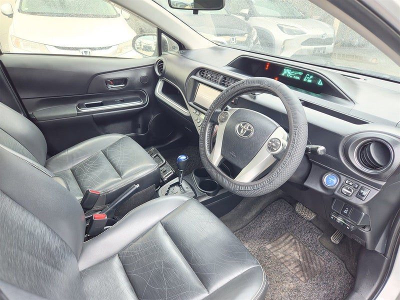 2013 Toyota Aqua G, photo 3