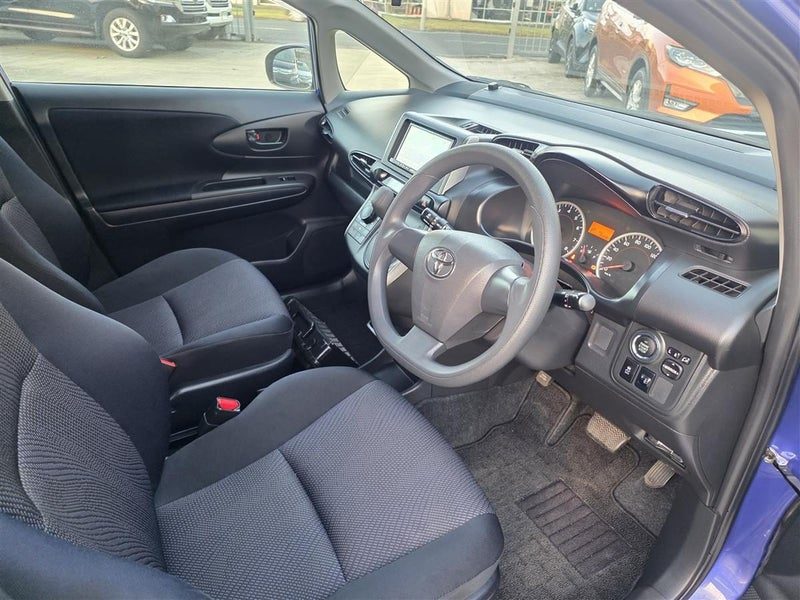 2012 Toyota Wish 7 Seater, photo 3