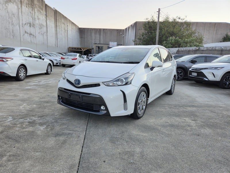 2021 Toyota Prius Alpha, main photo