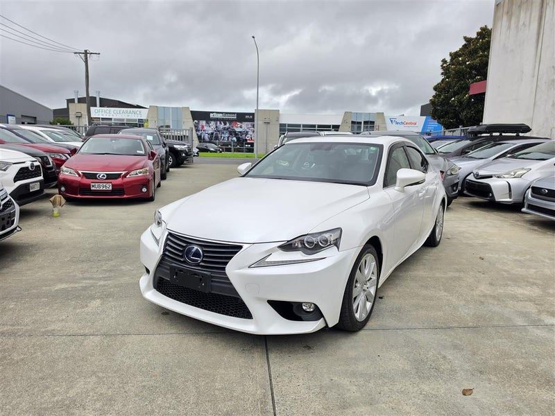 2015 Lexus IS 300h Hybrid