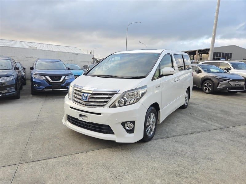 2013 Toyota Alphard Hybrid
