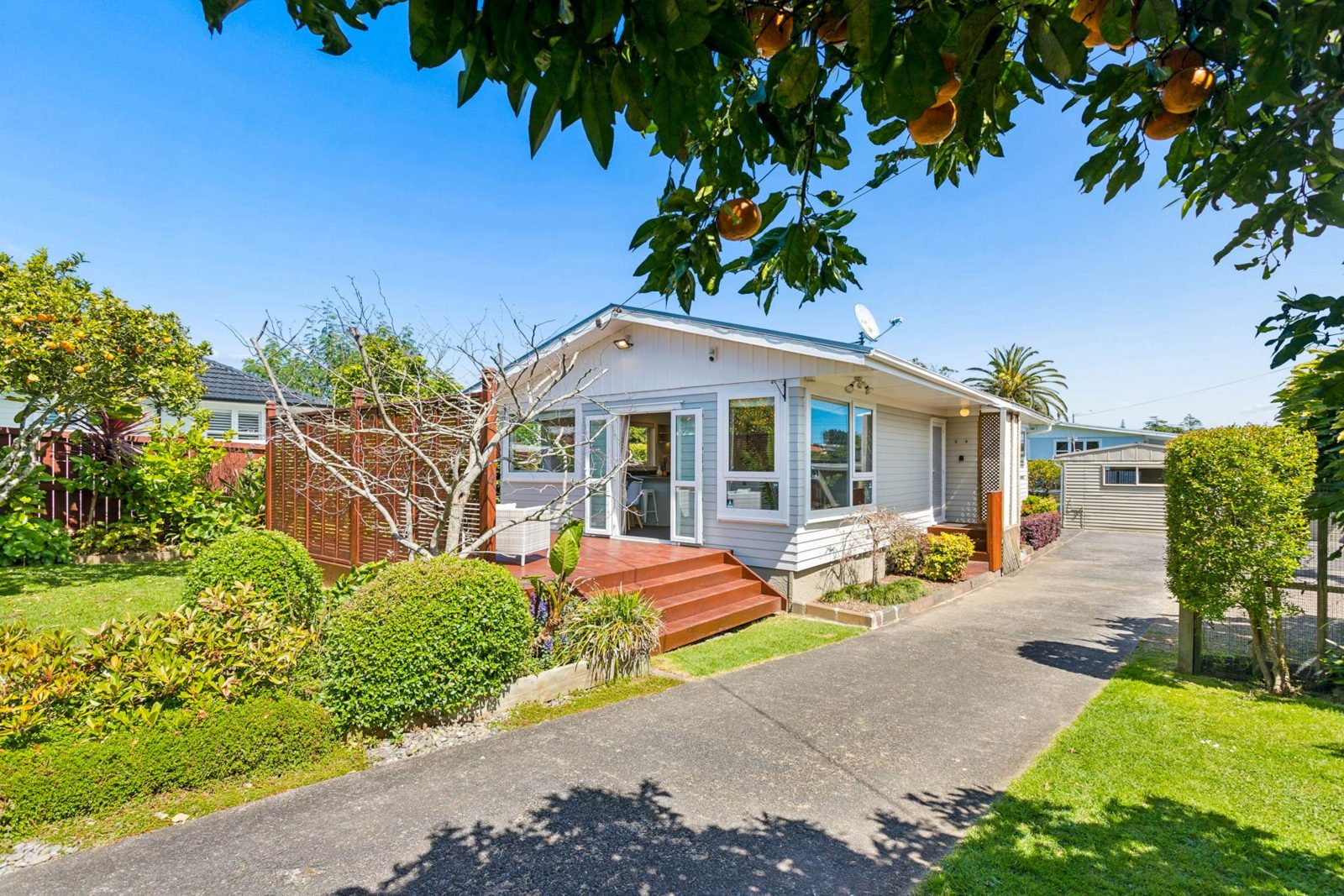 115 Vodanovich Road, Te Atatu South, photo 1