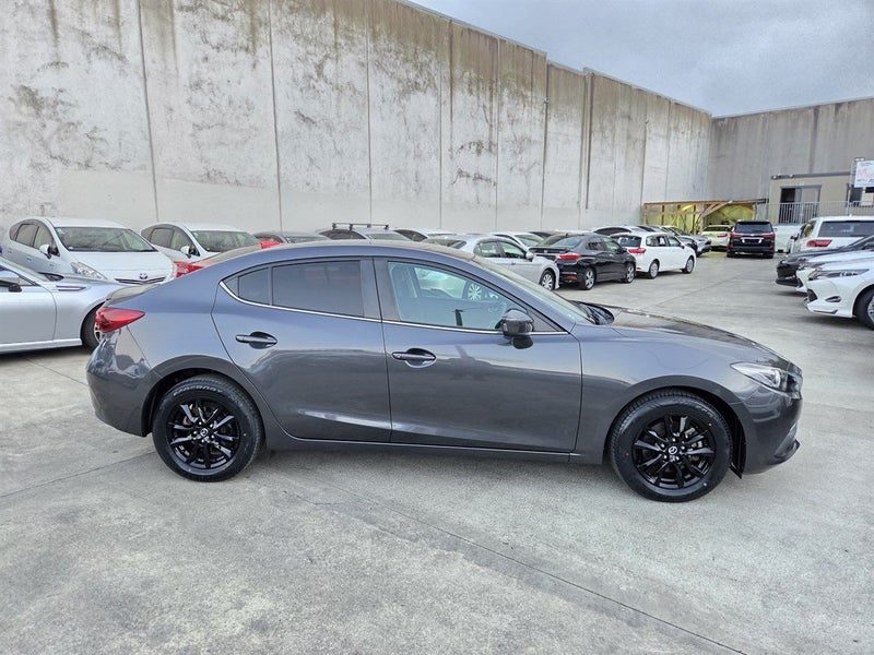 2013 Mazda Axela S, photo 2