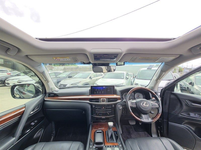 2016 Lexus LX 570, photo 3