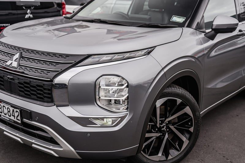 2023 Mitsubishi Outlander VRX 4WD, photo 2