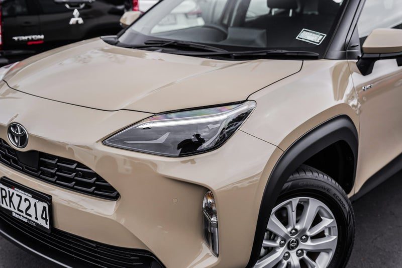 2025 Toyota Yaris Cross GX Hybrid, photo 2