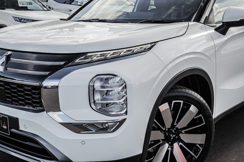 2026 Mitsubishi Outlander XLS 2WD, photo 2