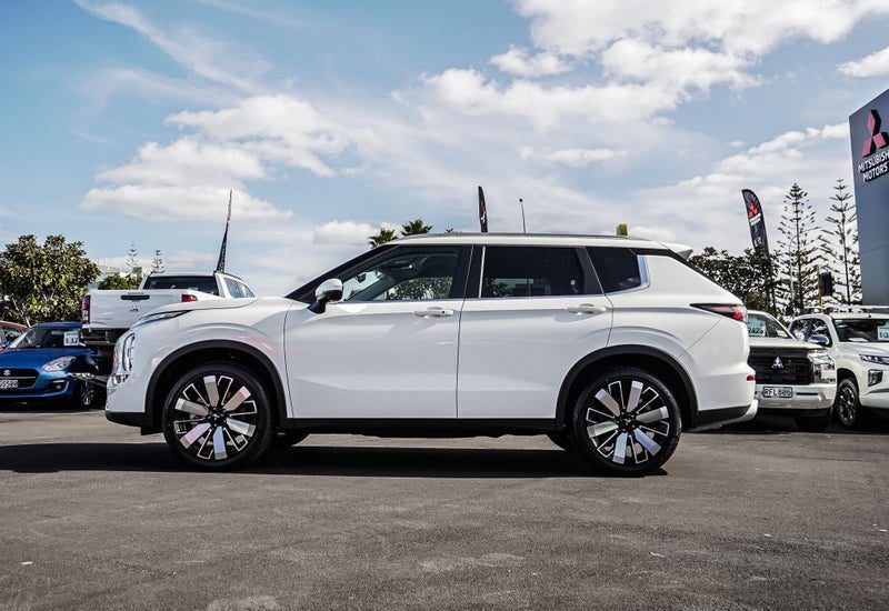 2026 Mitsubishi Outlander XLS 2WD, photo 3