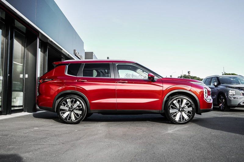 2026 Mitsubishi Outlander XLS 4WD, photo 3
