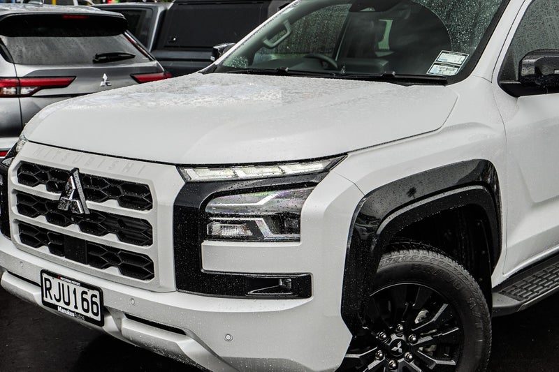 2025 Mitsubishi Triton VRX 4WD, photo 2