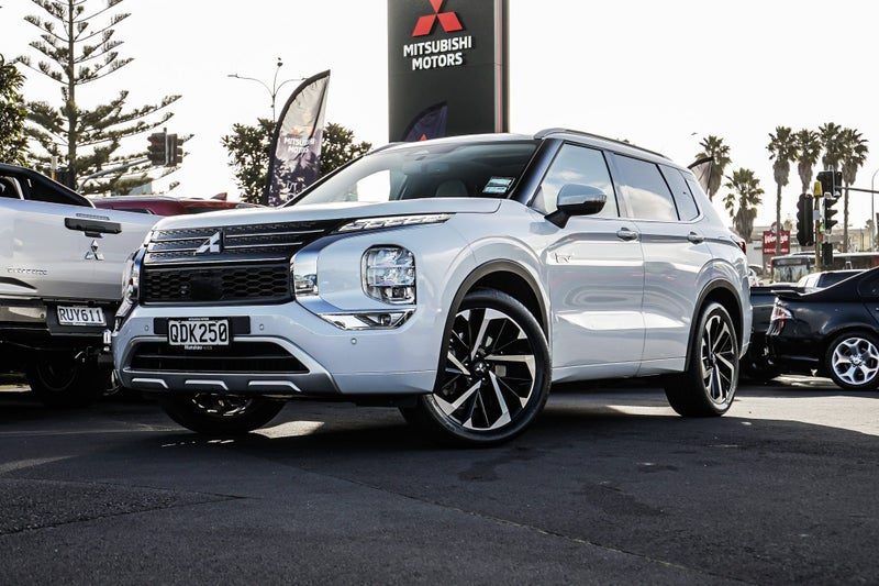 2023 Mitsubishi Outlander VRX PHEV