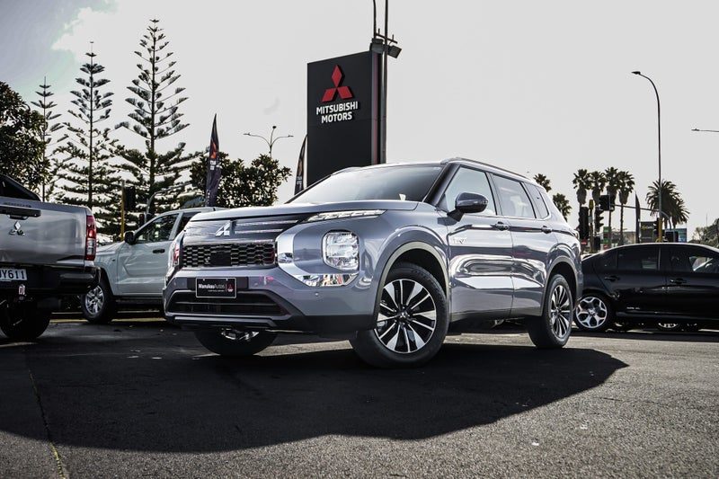 2026 Mitsubishi Outlander PHEV LS 4WD, main photo