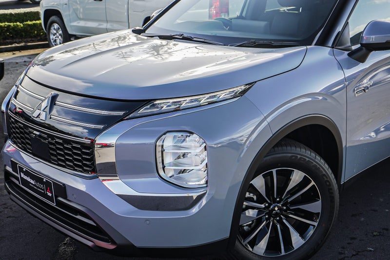 2026 Mitsubishi Outlander PHEV LS 4WD, photo 2