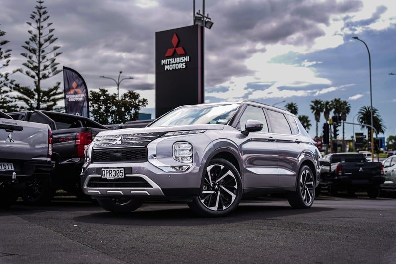 2024 Mitsubishi Outlander XLS 4WD