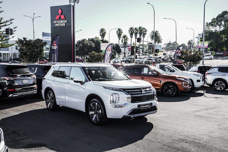 2026 Mitsubishi Outlander VRX 4WD, photo 3
