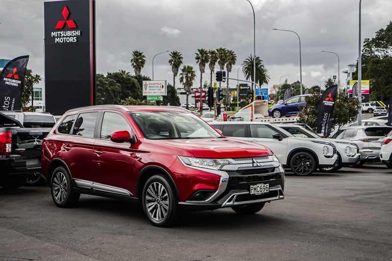 2022 Mitsubishi Outlander LS, photo 3