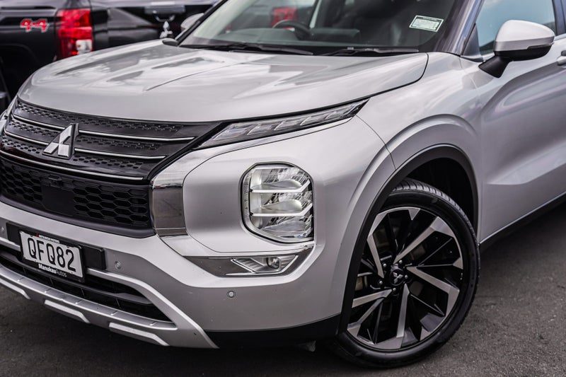 2023 Mitsubishi Outlander XLS 4WD, photo 2
